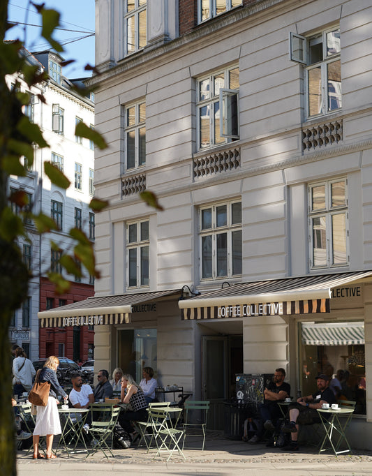 Indgang til Coffee Collective kaffebar på Jægersborggade